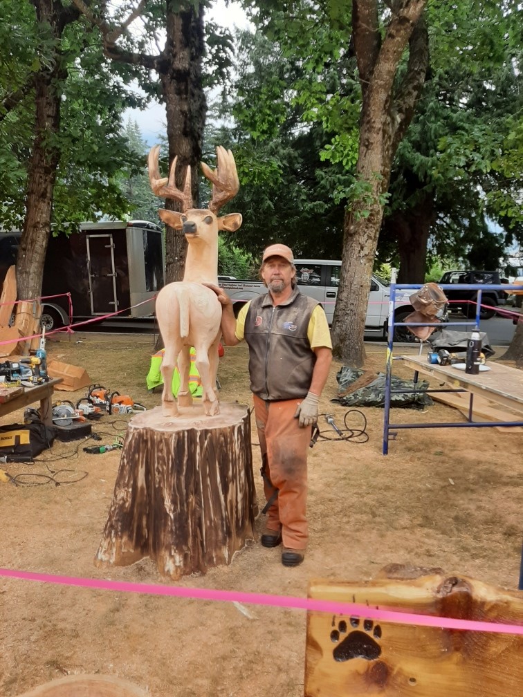 Hannu's Chainsaw Carvings 